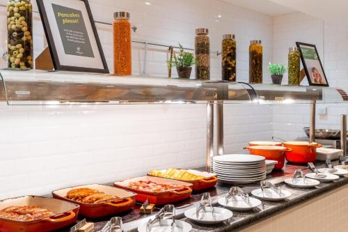 Holiday Inn Hemel Hempstead M1 Jct. 8 an IHG Hotel - image 9