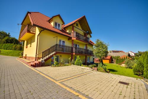 Dworek Julia - Klimatyzowane Komfortowe Pokoje nad Soliną - Bieszczady