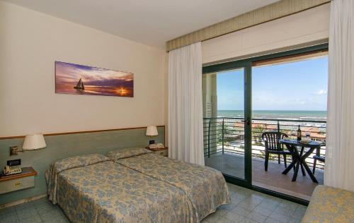 Triple Room with Sea View