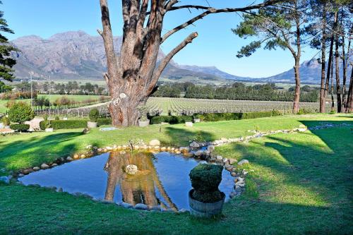 Topiary Wine Estate & Cottages