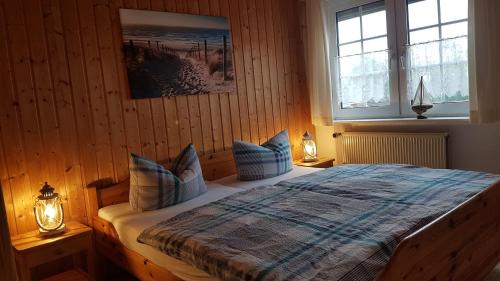 2 bedrooms, 3 beds