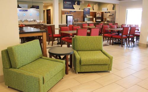 Holiday Inn Express Osage Beach - Lake of the Ozarks