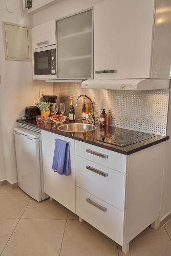 Kitchen, Staylong Hotell in Uppsala