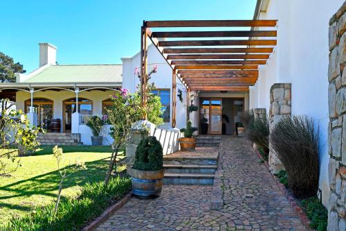 Topiary Wine Estate & Cottages