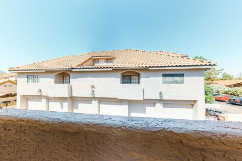 Modern Scottsdale South - image 3