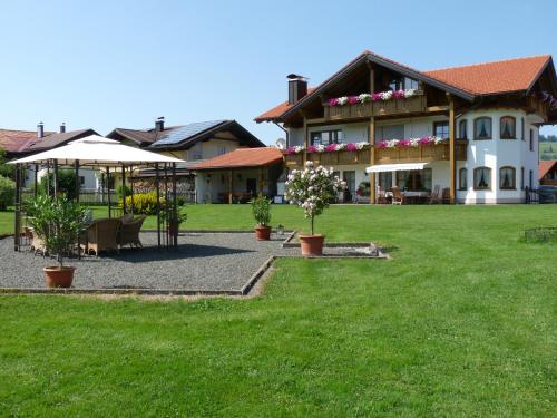 Garden, Gastehaus "Zur Schmiede" in Wertach