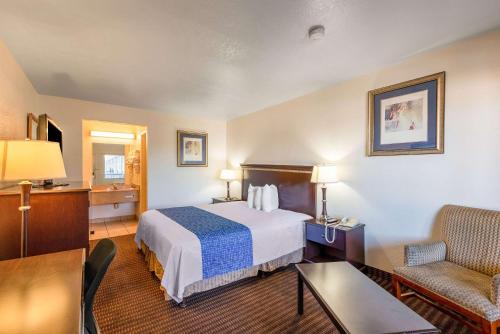 Rodeway Inn Phoenix North I-17 thumb 4