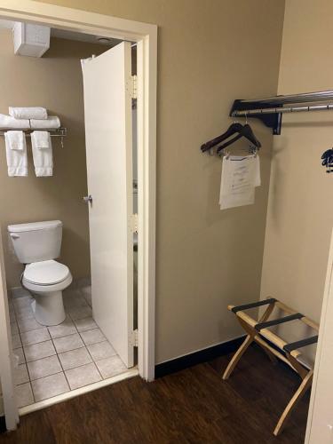 Baymont by Wyndham Kokomo - image 23