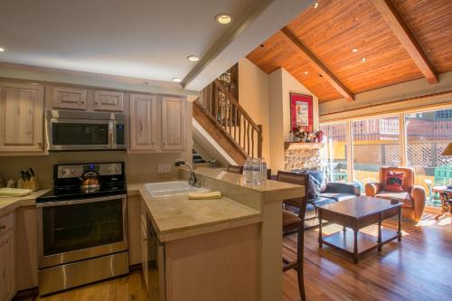 Creekside Vail Village by Vail Realty in Vail, USA