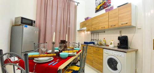 One-Bedroom Apartment image 4