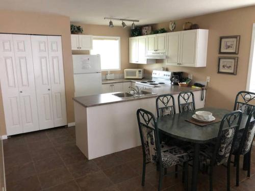 Paradise Canyon Golf Resort - Luxury Condo U405