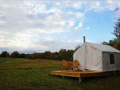Tentrr - Pond Site Paradise - image 5