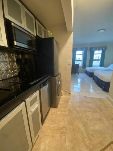 Oceanfront Apartment at Hollywood Beach Resort - image 7