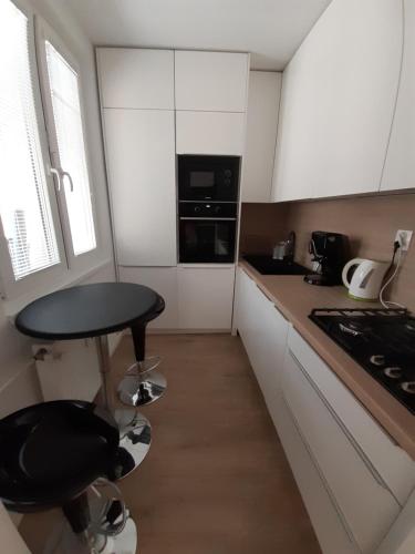 Apartment Klimka with balcony, free wifi and free parking, Bratislava