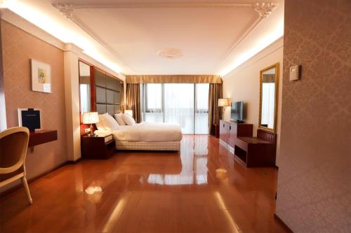 Chasse Hotel - image 11