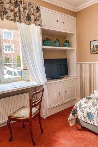 American House Hennela – Warsaw, MI