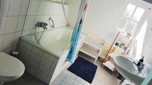 Bathroom, Apartment Pegnitzmuhle mit Pegnitzinsel in Vorra (Bavaria)