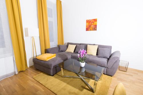 Rosenstein Apartments by Family & Home 2