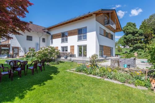 B&B Taching am See - Ferienwohnung Rudi - Bed and Breakfast Taching am See