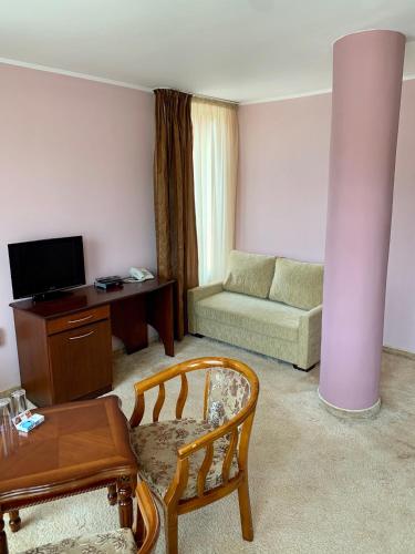 Hotel Elena - image 11