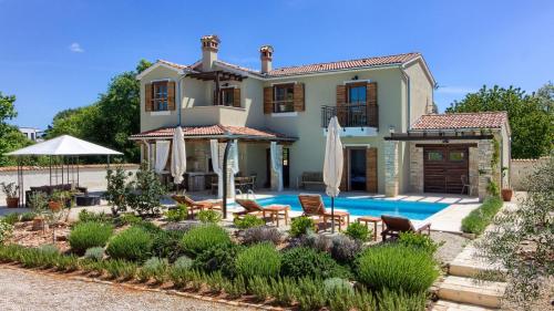 Wonderful villa Gracia Patricia with private pool - Location, gîte - Svetvinčenat