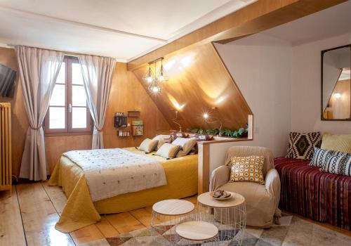 Double Room with Shared Bathroom