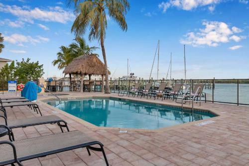 Hutchinson Island Plaza Hotel & Suites