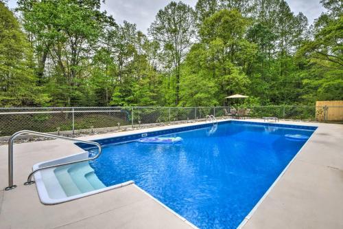 Hidden Murphy Home with Hot Tub, Pool and Grill!