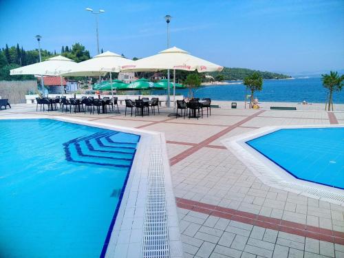  Apartment Mare Blue in Nečujam