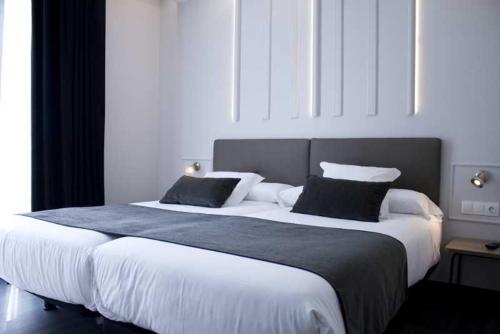 Hotel Lux Santiago photo