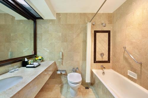 Bathroom, Hotel Ciputra Jakarta managed by Swiss-Belhotel International in Jakarta