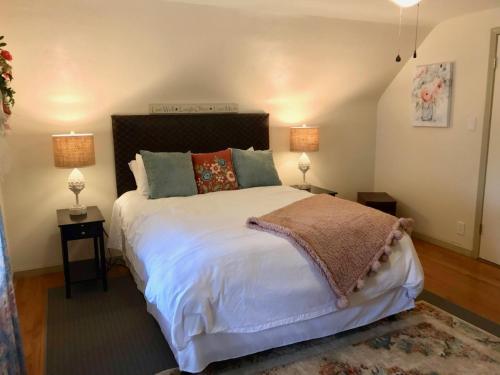 The Little Italy of Niagara Falls Bed & Breakfast - image 9