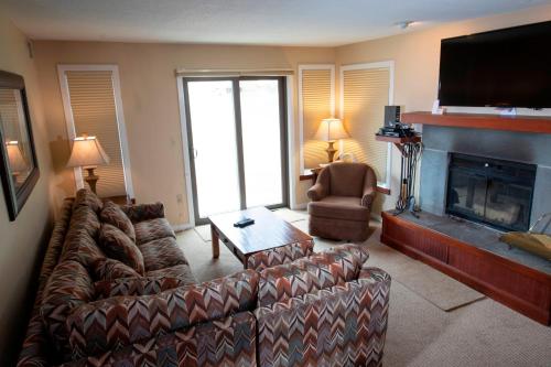 1Br Ski-in, Ski-Out at Okemo Mountain Lodge condo in Ludlow, USA