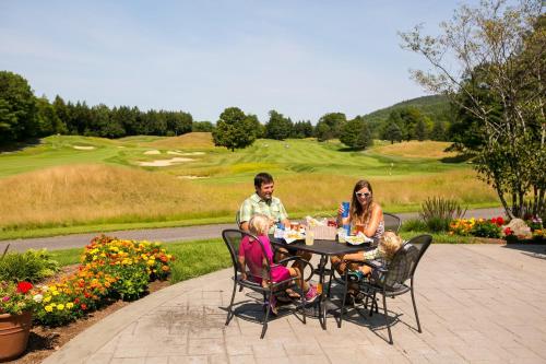 Mountain Lodge at Okemo-1Br Fireplace & Updated Kitchen condo in Ludlow, USA