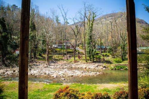 The Chimney Rock Inn & Cottages - Hotel - Chimney Rock