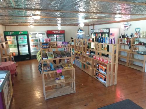 Top of the Hill RV Resort & Cabins in Waring, USA