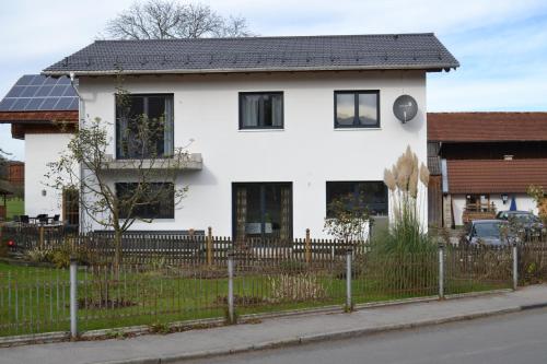 Alpenblick Ferienwohnung - Apartment - Bad Feilnbach