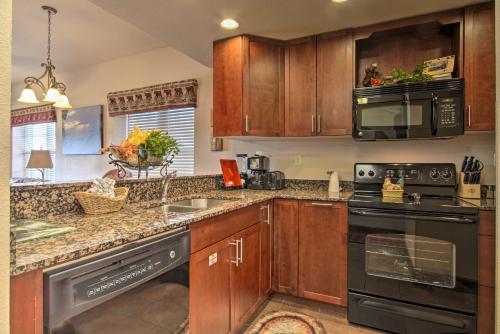 Pigeon Forge Condo Less Than 2 Mi to Attractions! in Pigeon Forge, USA