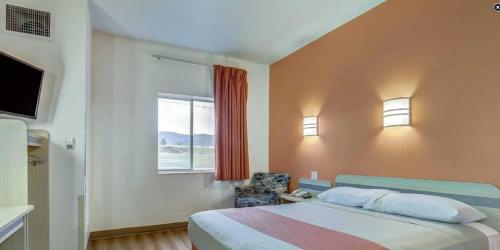 Motel 6-Roseburg OR - image 4