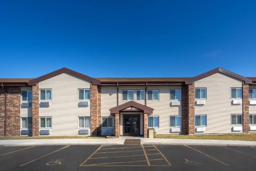 Baymont by Wyndham Joliet - image 8