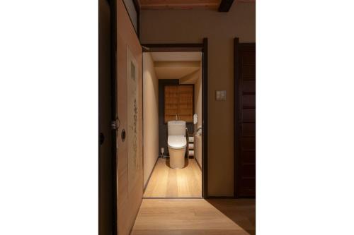 Gion Shirakawa Kouki Machiya House - image 3