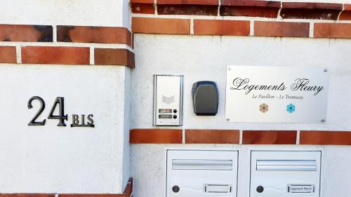 "LE TRAMWAY" Appartement 150m gare des Aubrais in Fleury-les-Aubrais