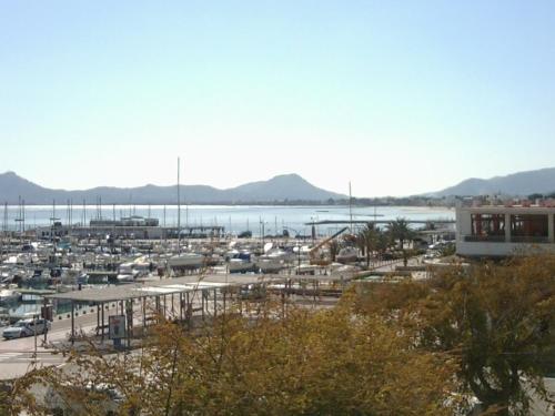 Apartamentos Llevant - image 8