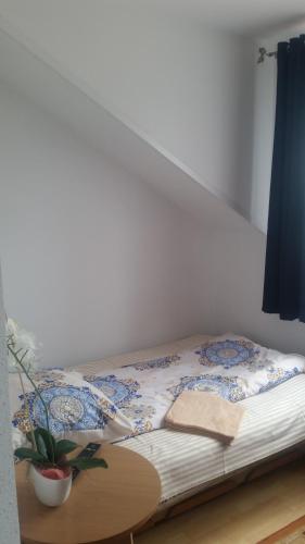 1 double bed, 1 twin bed