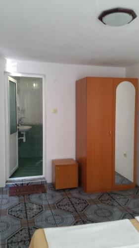 One-Bedroom Suite image 9