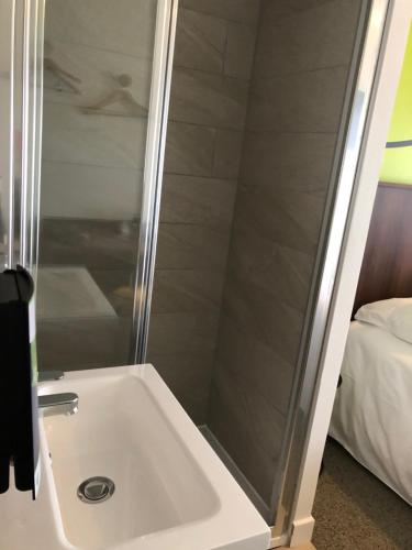 Sure Hotel by Best Western Argentan - image 7