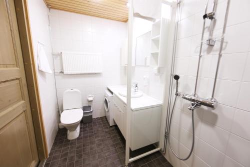 Bathroom, Ski-Inn AurinkoRinne in Kuusamo