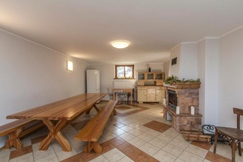 Shared lounge/TV area, Dom Goscinny na Gorce in Leszczewek