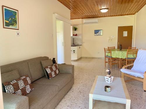 Himonas Apartments - image 3