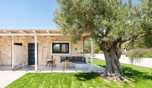 "Four Olives" Luxury Rooms, Afitos #FeelsLikeHome 4